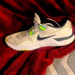 Nike renew. Not worn very much. Good shoes.